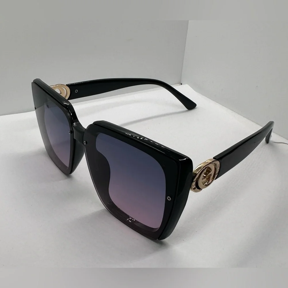 ✨🖤 NWT Trendy Oversized Square Chic Vintage Style UV 400 Black Frame Gray Pink 💖